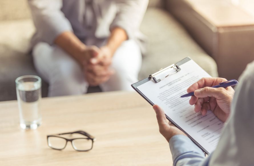 Gespräch mit dem Psychotherapeuten Συζήτηση με τον ψυχοθεραπευτή
