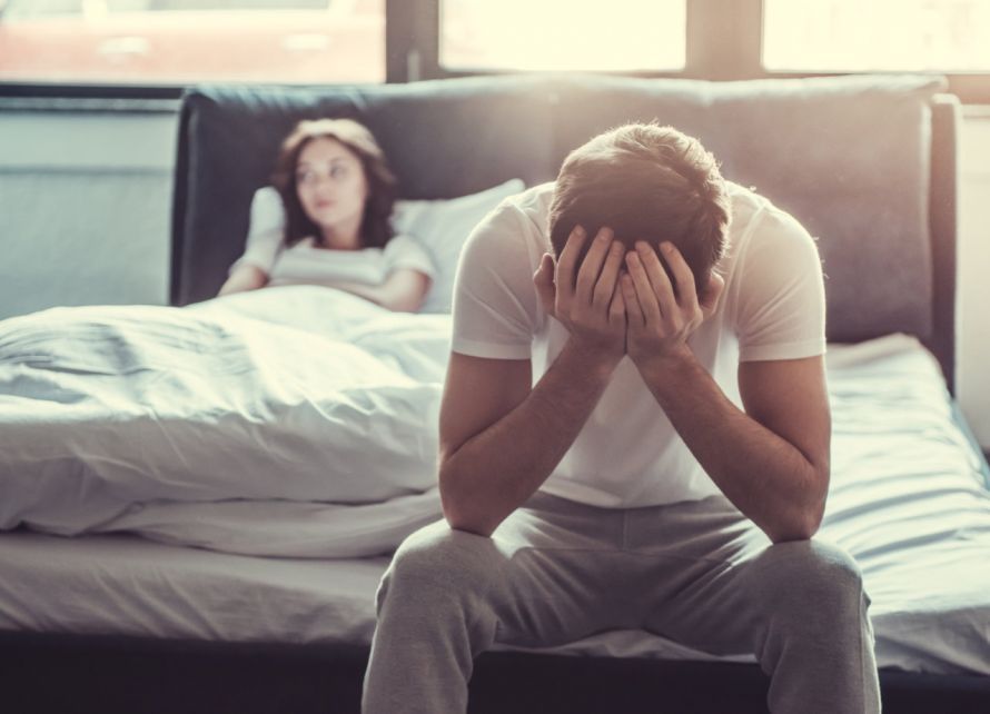 Frust im Bett - erektile Dysfunktion Απογοήτευση στο κρεβάτι – στυτική δυσλειτουργία