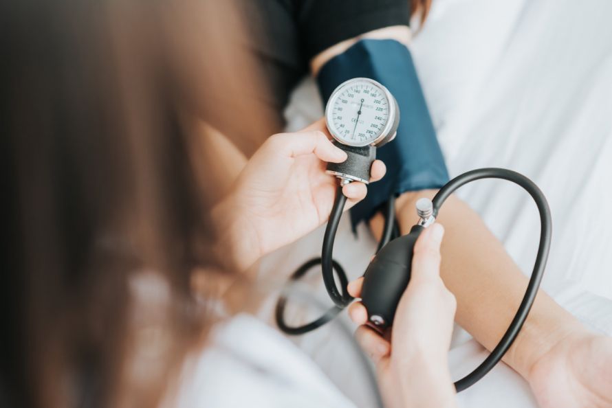 Blutdruckmessung mittels Manschette Blood Pressure Measurement Using a Cuff