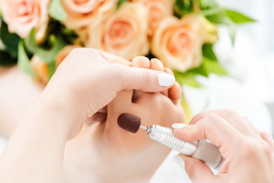 Professionelle Hornhautentfernung und Fußpflege Professionelle Hornhautentfernung und Fußpflege