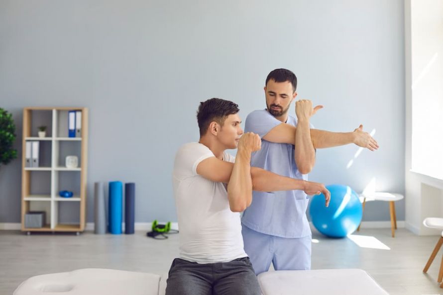 Physiotherapie bei Knorpelschaden in der Schulter Φυσιοθεραπεία για βλάβη του χόνδρου στον ώμο