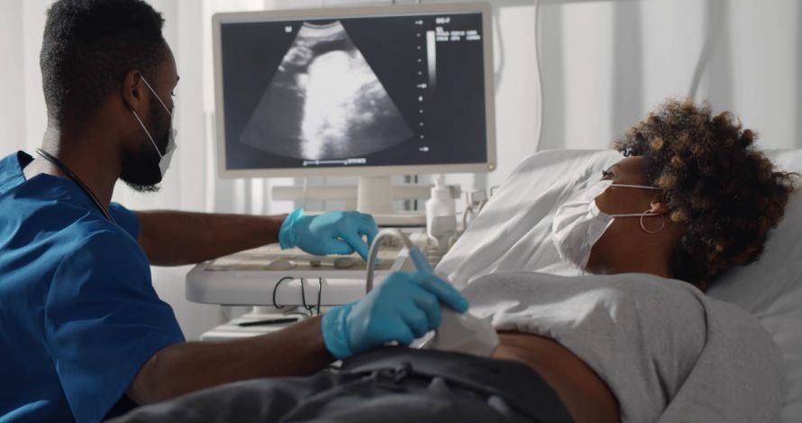 Ultraschalluntersuchung einer Schwangeren Ultraschalluntersuchung einer Schwangeren
