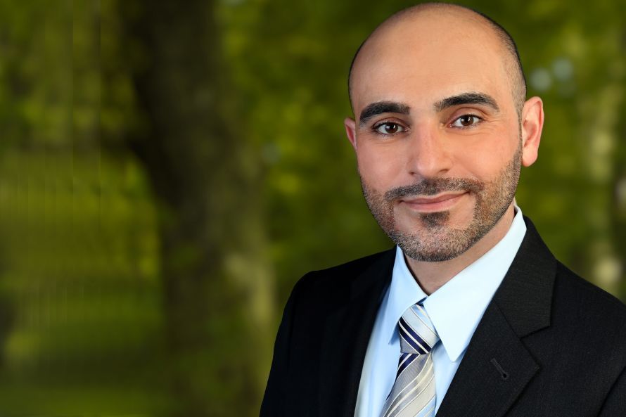 Dr. (IR) Ali Tabatabaei_Zentrum für Postbariatrische Chirurgie und Ästhetik_Seeheim-Jugenheim