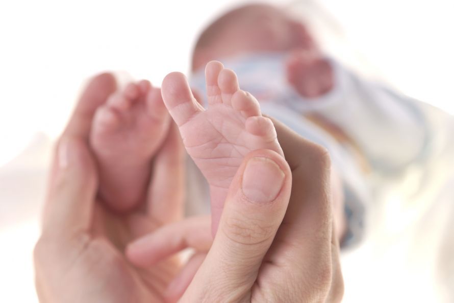 Baby Fußmassage Μασάζ στα ποδαράκια του μωρού