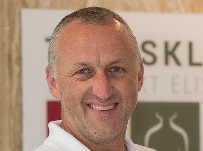 OA mag.dr. Jurij Gorjanc, dr.med, FRCS, FEBS AWS OA mag.dr. Jurij Gorjanc, dr.med, FRCS, FEBS AWS