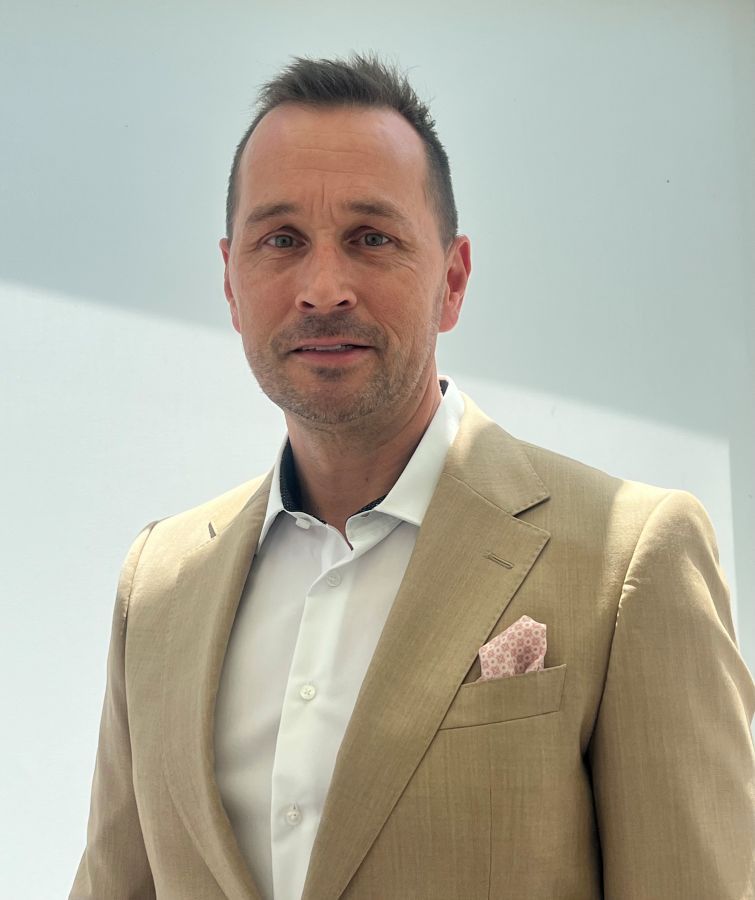 Prof. Markus Knupp Prof. Markus Knupp