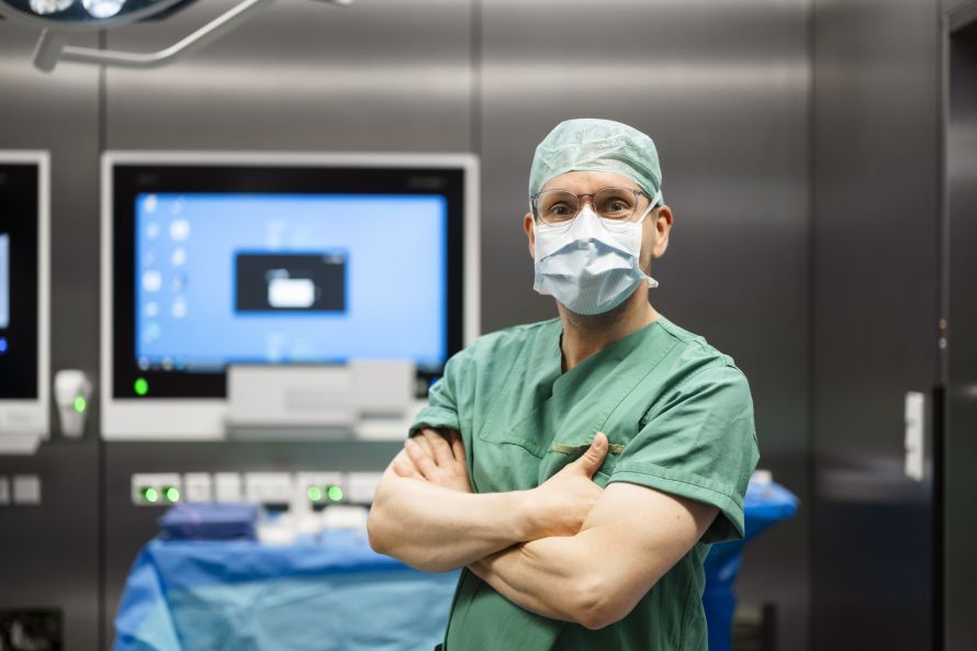 Sven Henne Spezialist für Allgemein- & Viszeralchirurgie mit Schwerpunkt minimal-invasive und onkologische Eingriffe Krankenhaus Rummelsberg Sven Henne Spezialist für Allgemein- & Viszeralchirurgie mit Schwerpunkt minimal-invasive und onkologische Eingriffe Krankenhaus Rummelsberg