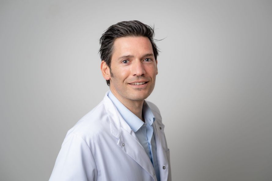 Dr. med. Christoph Weber Dr. med. Christoph Weber