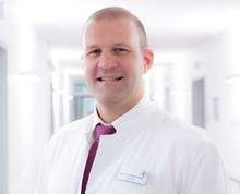Professor Christian Ewelt, M.D., specialist in spinal surgery
