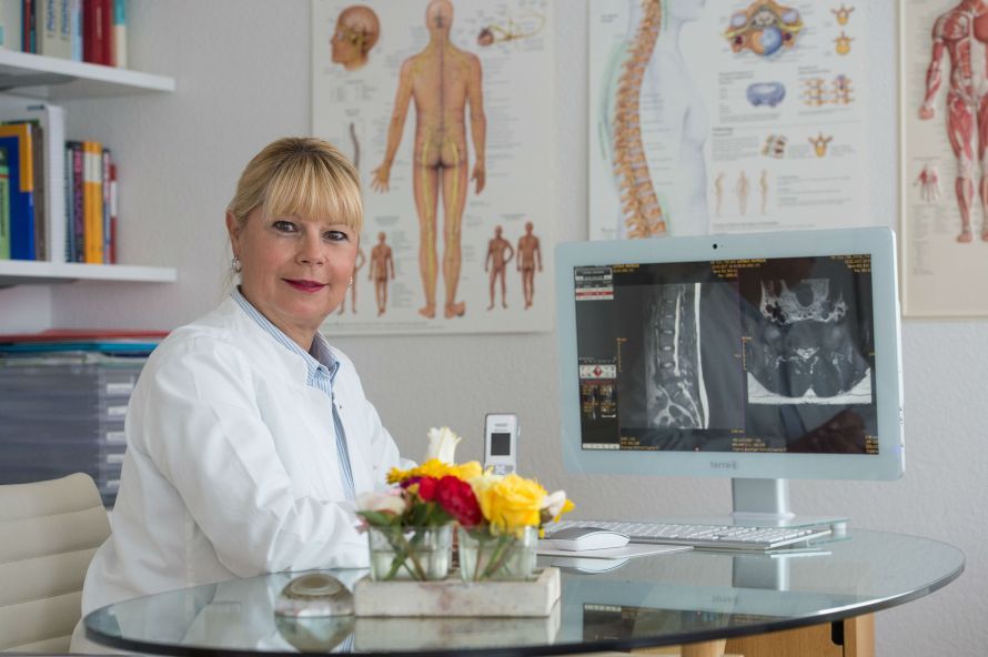 Dr. med. Dipl. Psych. Simone Heymann Dr. med. Dipl. Psych. Simone Heymann