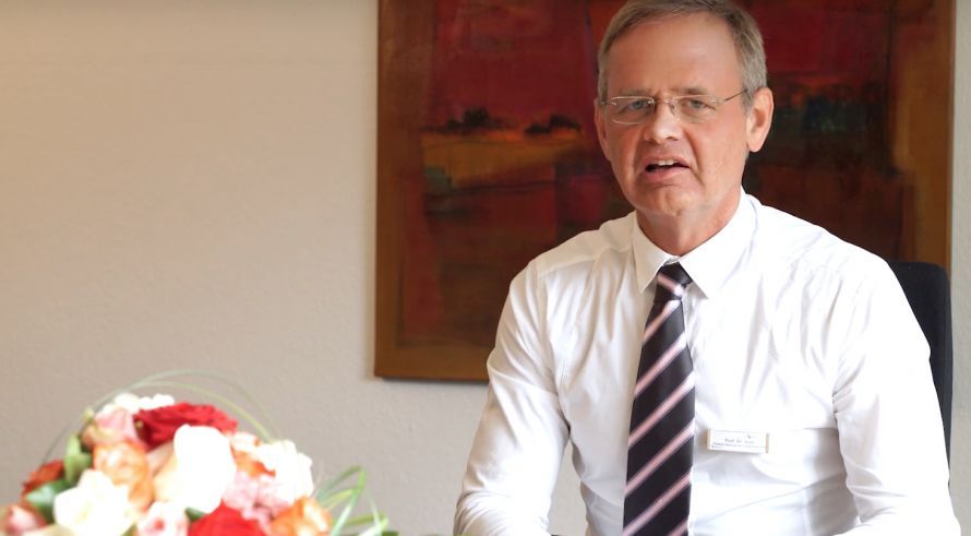 prof_Volz_FOTO.jpg prof_Volz_FOTO.jpg