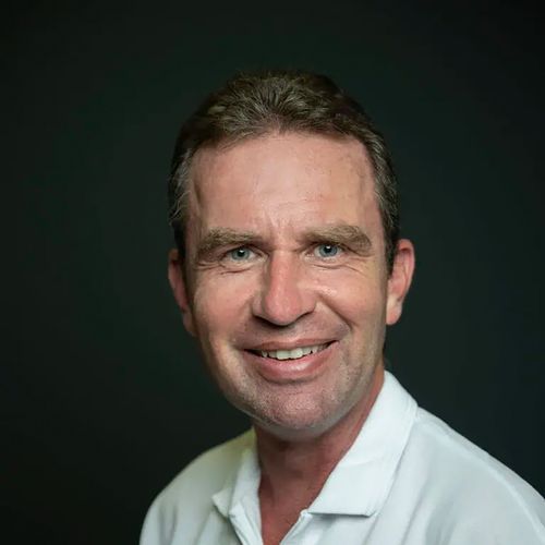 Dr._Enrico_P_schmann._Seechirurgie.jpg