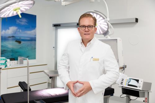 Dr._Kuehhas__1_.jpg