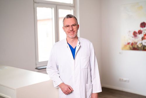 PD_Dr._Lutz_B_llesfeld2.jpg