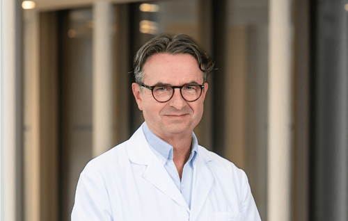 Prof._Dr._Karsten_Krakow._Copyright_VITREA_Schweiz.png