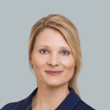 Dr._med._Julia_Plaha.png