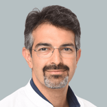 Porträt Prof. Dr. med. Atesch Ateschrang