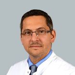 Porträt Prof. Dr. Falk Bechara